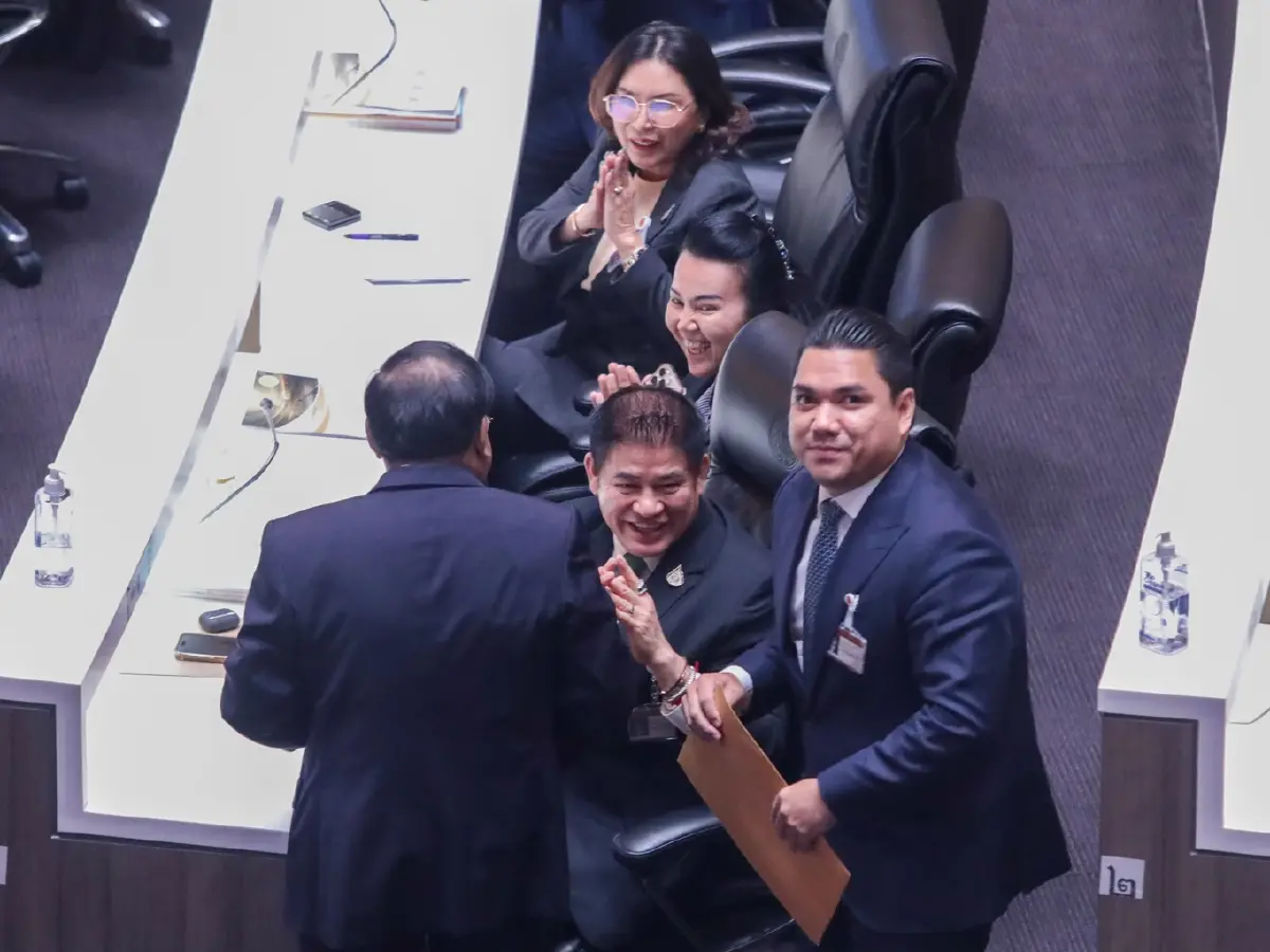 "ร.อ.ธรรมนัส" รับข้อเรียกร้องแก้ไขปัญหาราคา "กุ้ง" ตกต่ำ กลางสภา
