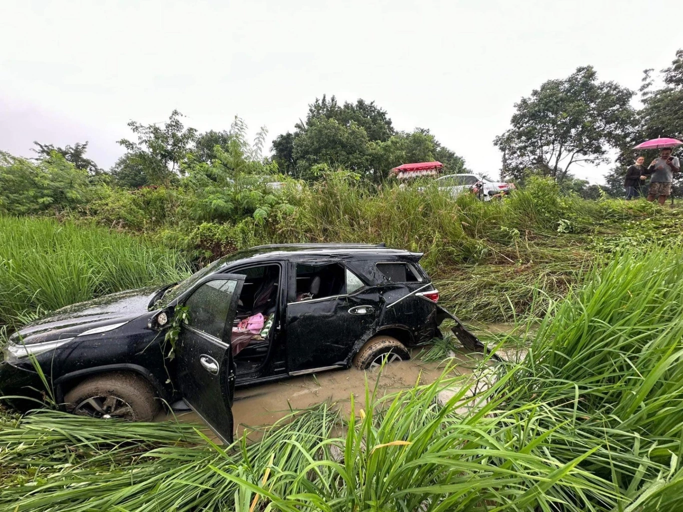 รู้จัก สาวสวยหัวใจไทย นางเอกหมอลำเพชรบ้านแพง "อ๋อมแอ๋ม" ละมัย แสงทอง  