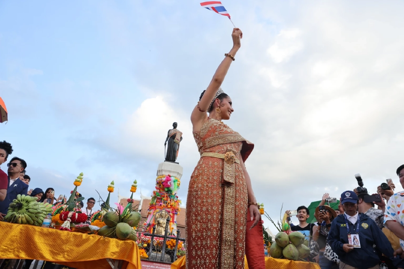 ชาวโคราชแห่ต้อนรับ \"แอนโทเนีย โพซิ้ว\" Miss Universe Thailand 2023 (มีคลิป)