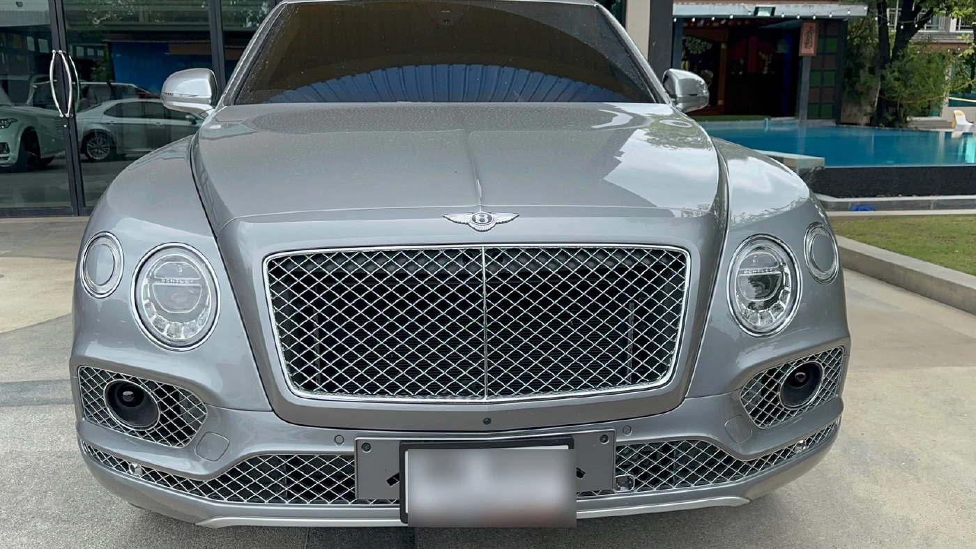 รถหรูจำนวนมากของ "กำนันนก"