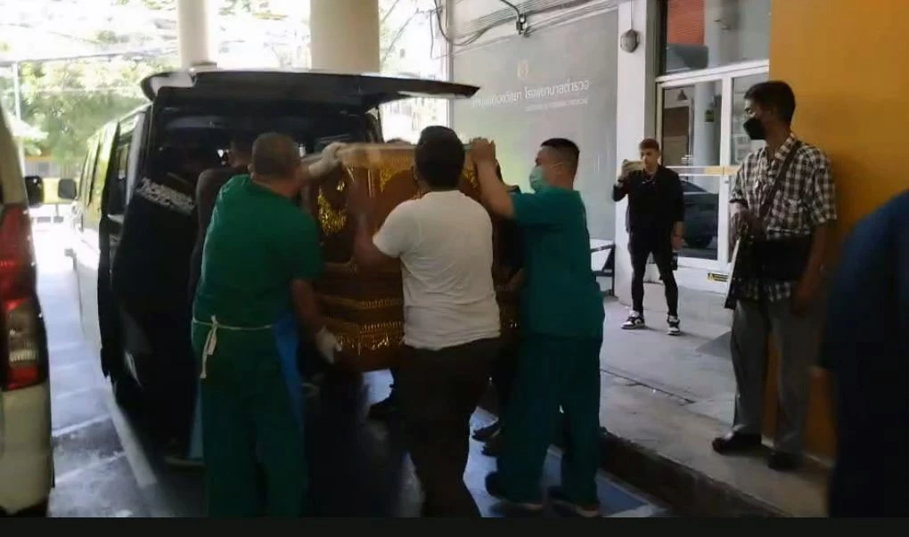 พี่ชายรับศพ "หน่อง" มือยิง "สารวัตรแบงก์" ลั่นน้องตายอย่างหมา ขอให้จบแค่นี้