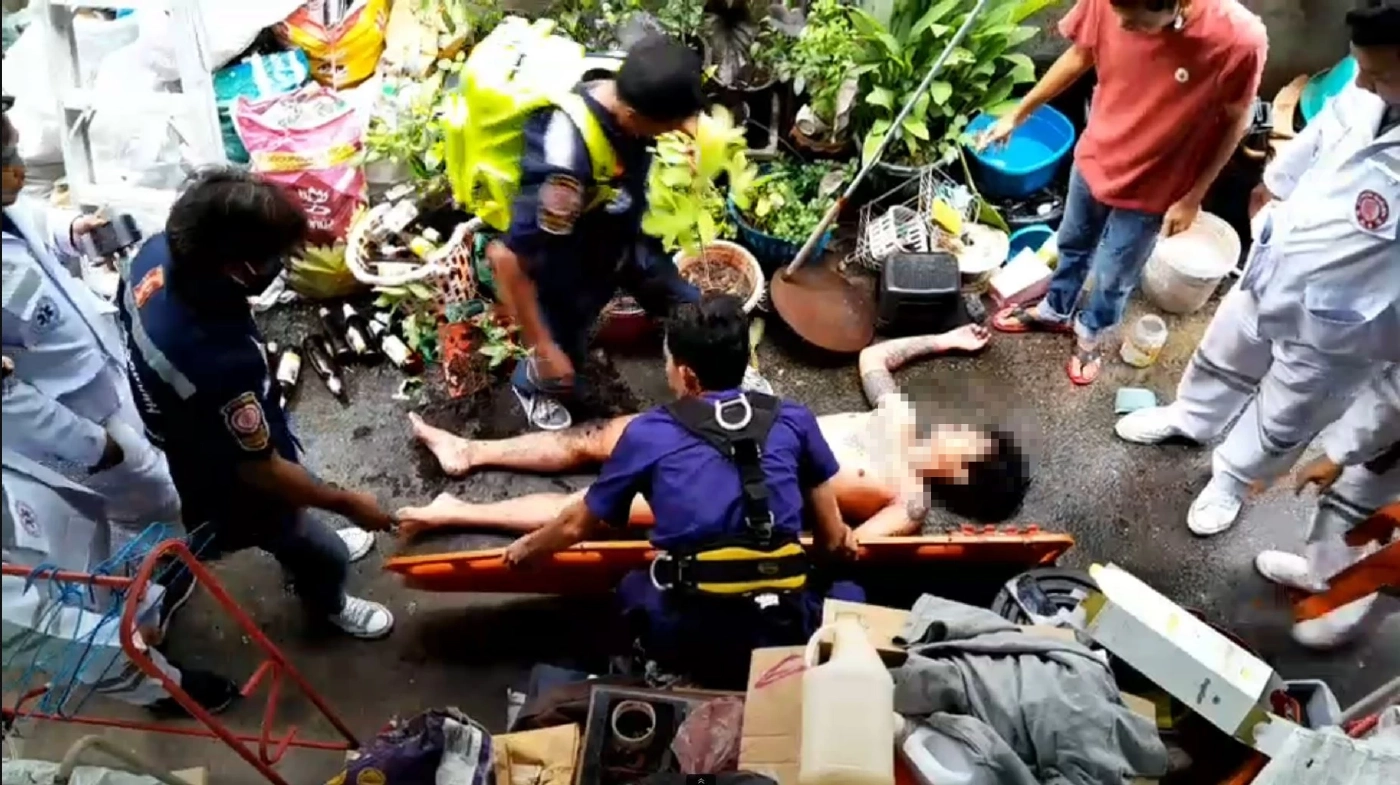 กู้ภัยเร่งช่วยเหลือหนุ่ม 23 ปี ประชดแฟน โดดตึก ย่านสุขสวัสดิ์