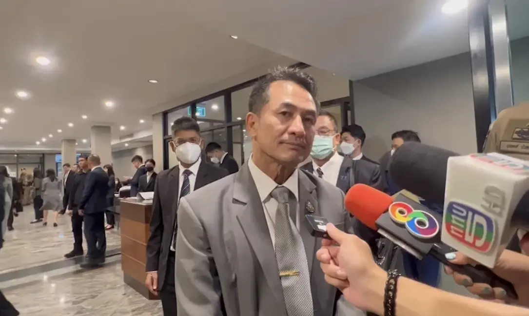 "ชลน่าน"เล็งใช้บัตรประชาชนใบเดียวรักษาได้ทุกโรงพยาบาล