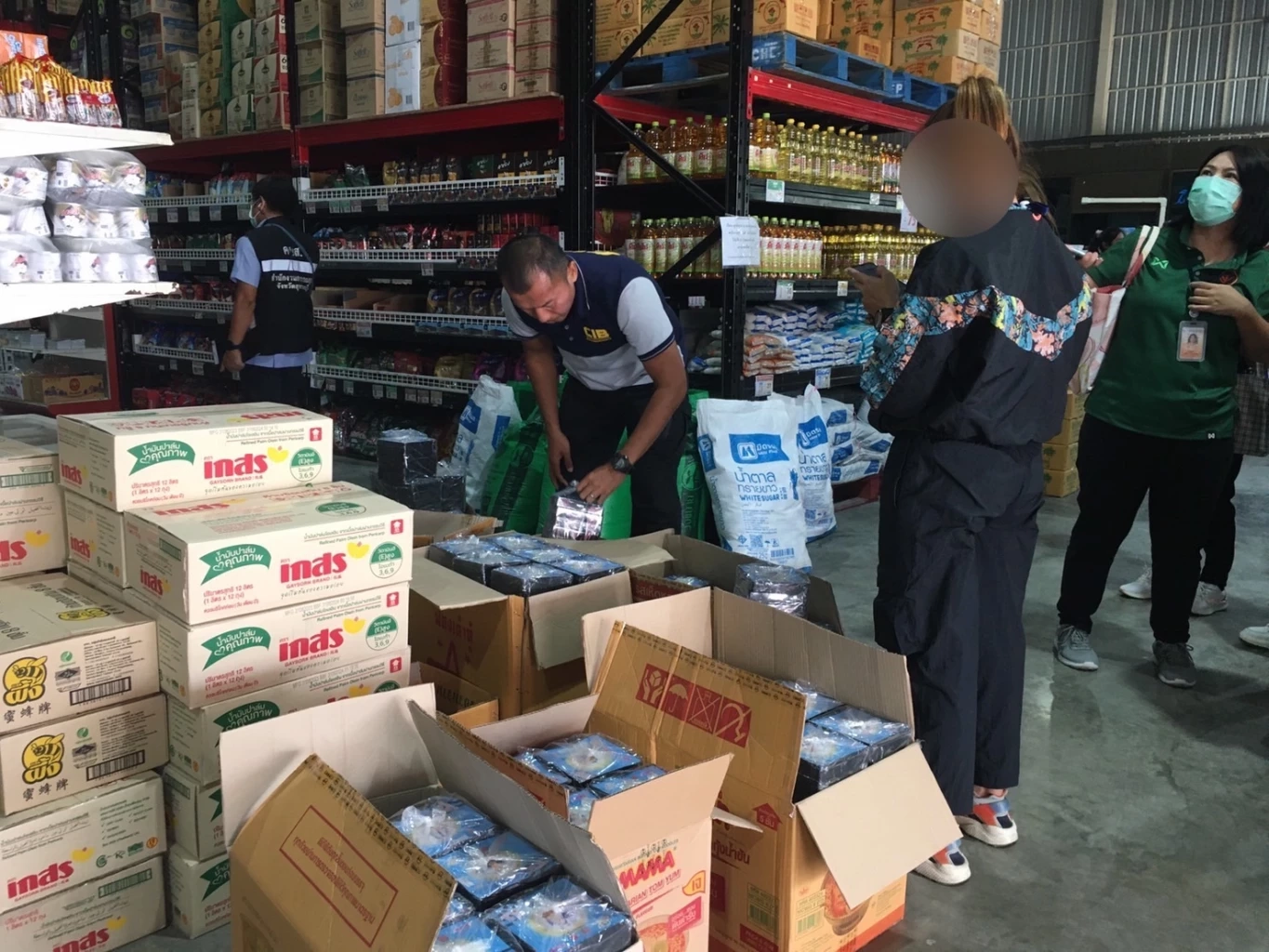 ปคบ.-อย. ทลายโรงงานผลิตยาจุดกันยุงผสมสารเคมี ยึด 2 แสนกล่อง มูลค่า 4 ล้านบาท