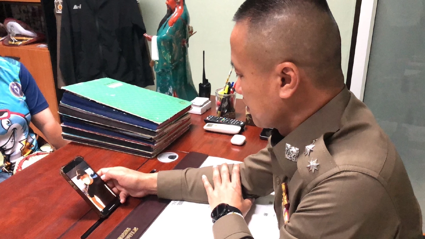 ตำรวจเร่งตามตัวหนุ่มกร่างดักตบสาวหน้าโรงหนัง เตือนห้ามเสียงดัง (มีคลิป)