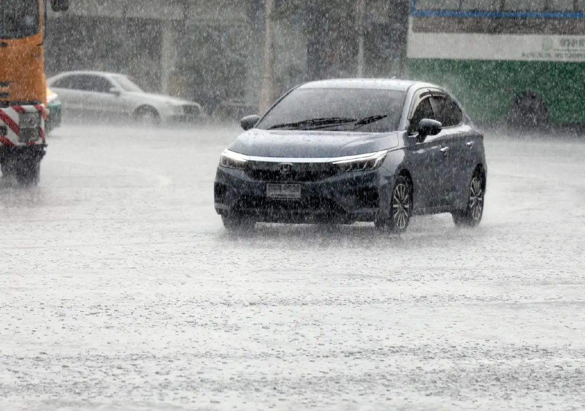 พยากรณ์อากาศ 7 วันล่วงหน้า ร่องมรสุมกำลังแรงขึ้น รับมือ"ฝนตกหนัก" ระวังท่วม