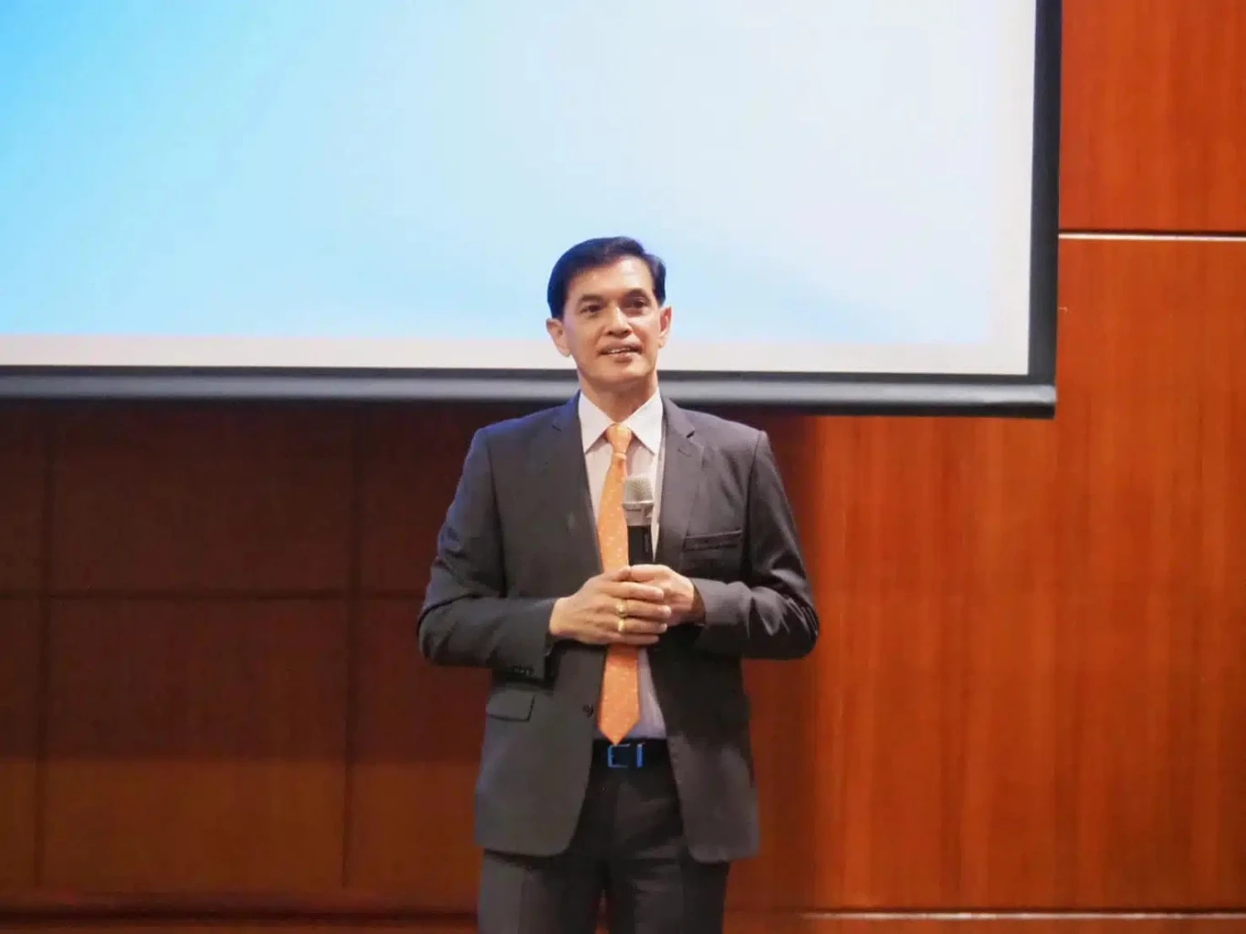 ทำความรู้จัก "ทนายอนันต์ชัย" หลังรับทำคดีบิ๊กโจ๊ก "ขอทำความจริงให้ปรากฎ"