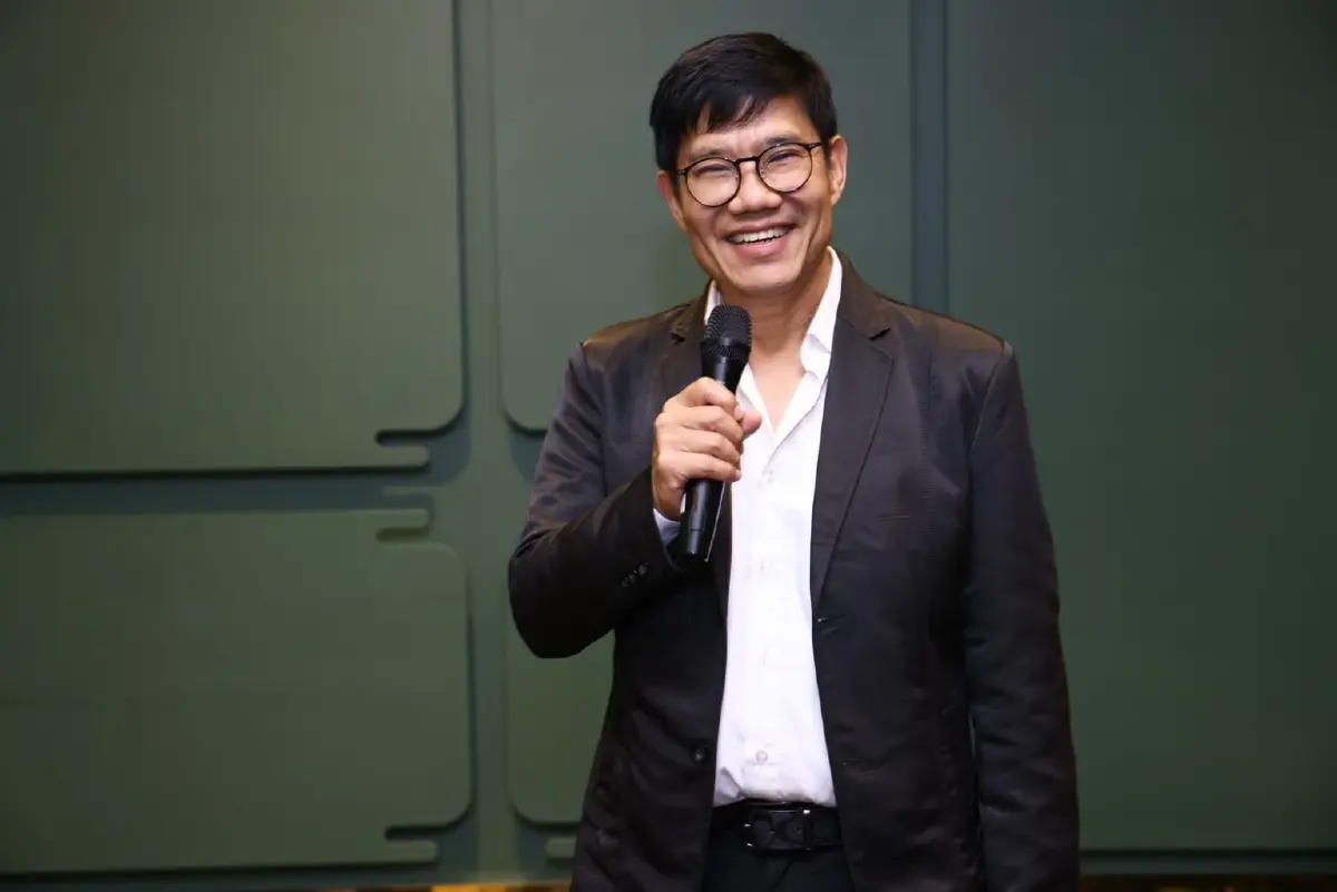 นายพจน์ ศกุนตะลักษณ์ ผู้จัดการ การท่องเที่ยวฮ่องกงประจำประเทศไทย