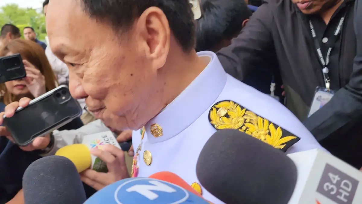 พล.ต.อ.พัชรวาท ปัด รับไม้ต่อสานงานพรรคแทน ยัน "บิ๊กป้อม" ยังไม่วางมือ