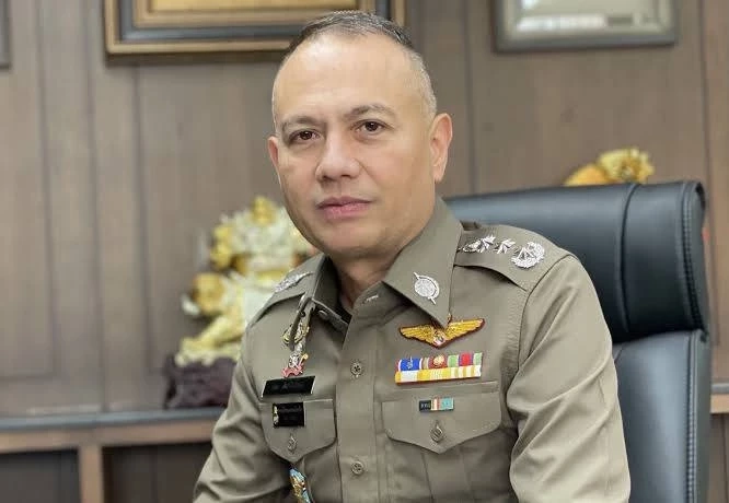 พล.ต.อ. รอย อิงคไพโรจน์  รอง ผบ.ตร. (นรต.40) 