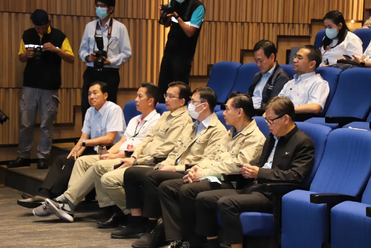 ทรภ.1 ปิดศูนย์ปฎิบัติการขจัดน้ำมัน หลังไม่พบคราบน้ำมันในทะเล ติดต่อ 3 วัน
