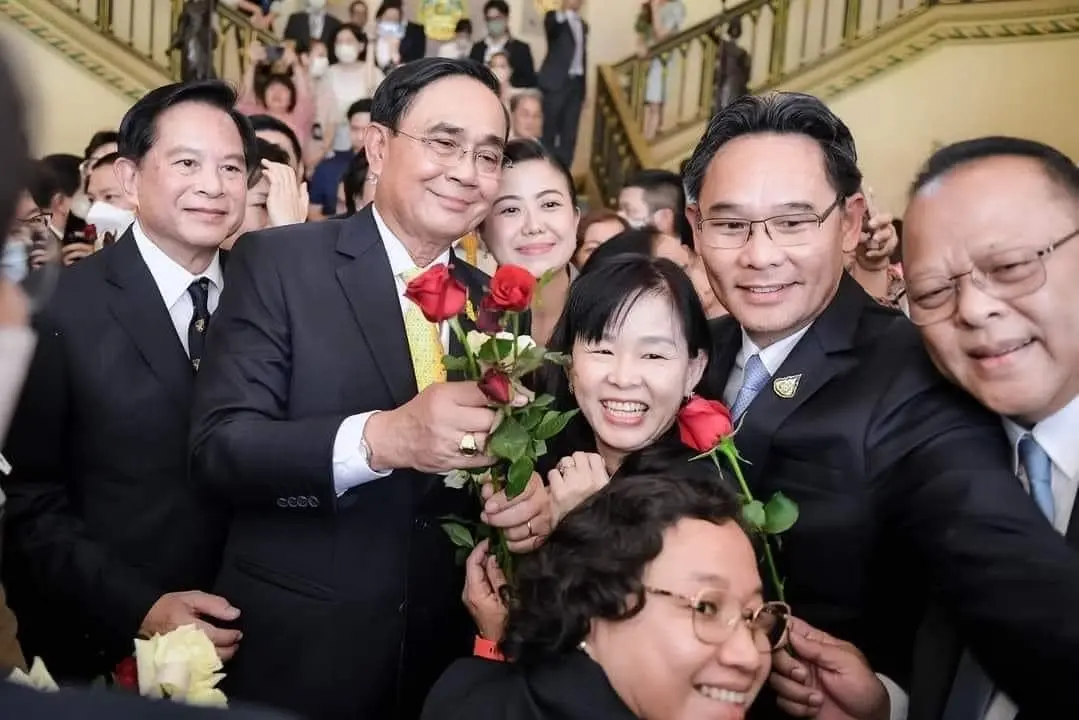 PMOC เปลี่ยนชื่อเพจ หลังนายกฯประยุทธ์หมดวาระ พร้อมติดตามผลงานลุงตู่ต่อไป