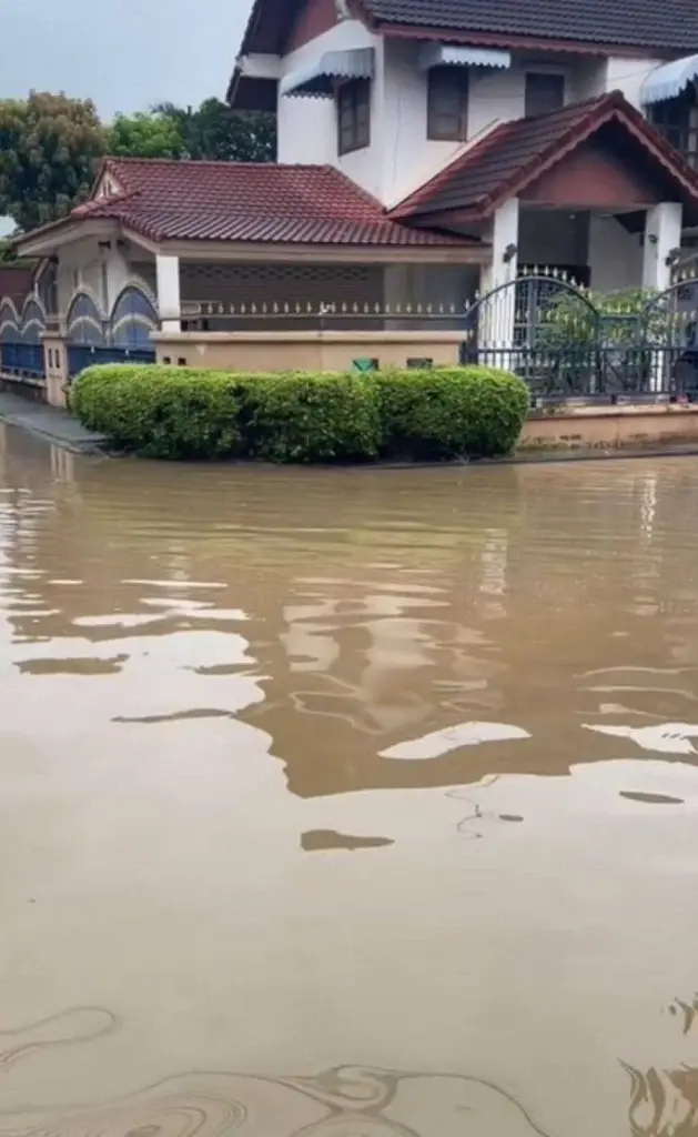 โดนอีกแล้ว! เปิดภาพน้ำท่วมบ้าน "ณเดชน์" แฟนคลับส่งกำลังใจรัวๆ