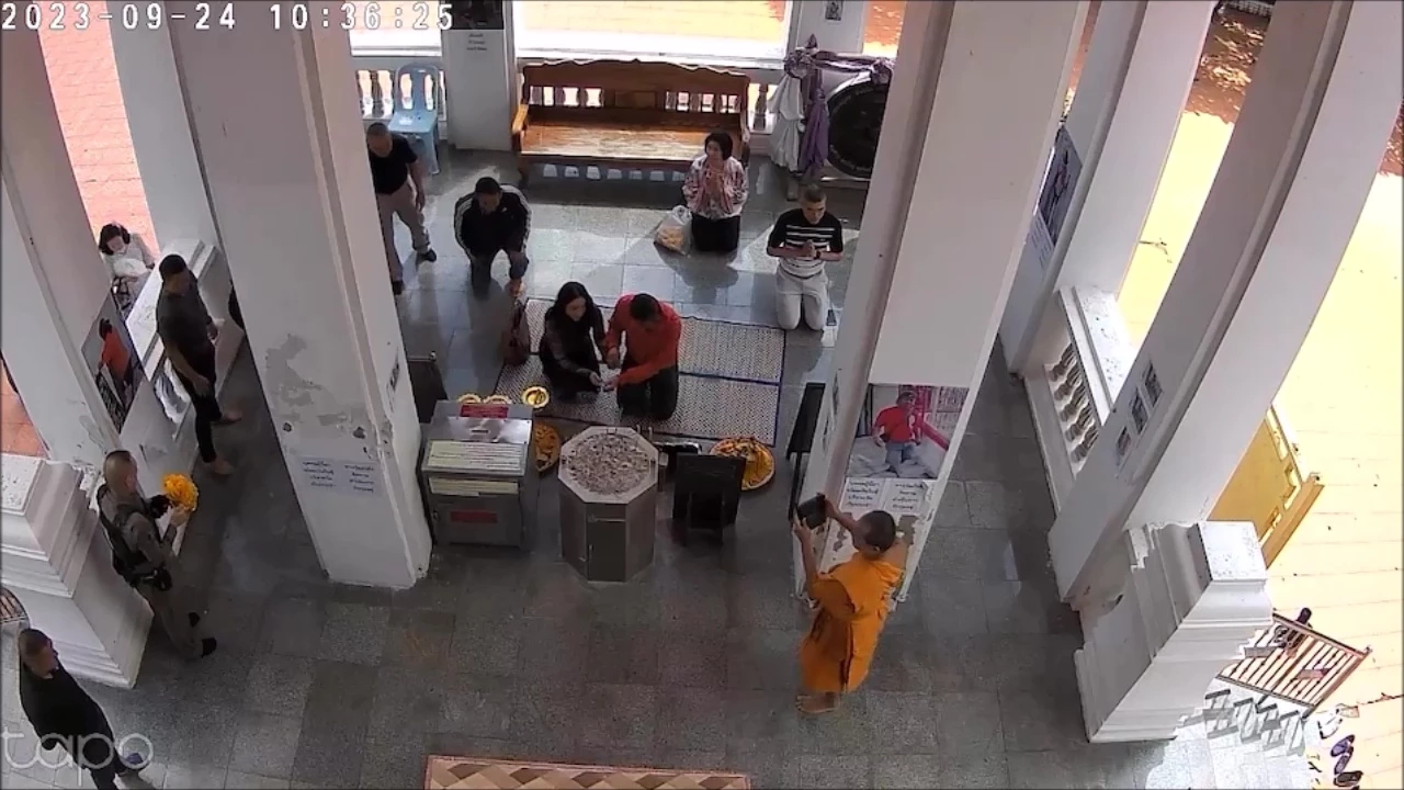 หลวงพี่เปิดใจ เพิ่งรู้ “บิ๊กโจ๊ก”เป็นใคร มาไหว้หลวงพ่อนาค