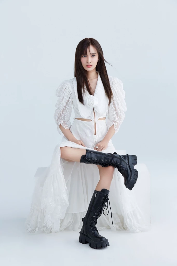 ปังมาก! ช่องดังเปิดตัว “เก๋ไก๋ สไลเดอร์” เซ็นสัญญาขึ้นแท่นนางเอกใหม่