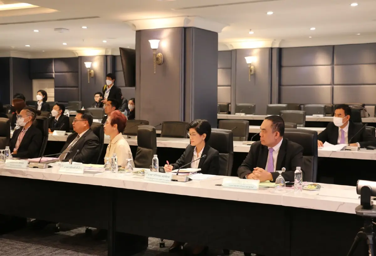 "ทวี สอดส่อง" รมว.ยุติธรรม นั่งหัวโต๊ะประชุมร่วม "วิเชียร" นายกสภาทนายฯ ครั้งแรก