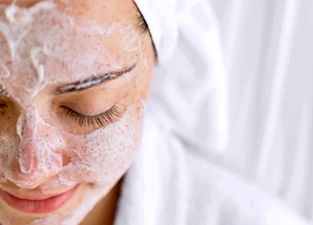 สครับผิวดีอย่างไร? เจาะเทคนิคการดูแลผิวที่แพทย์ผิวหนังและความงามแนะนำ