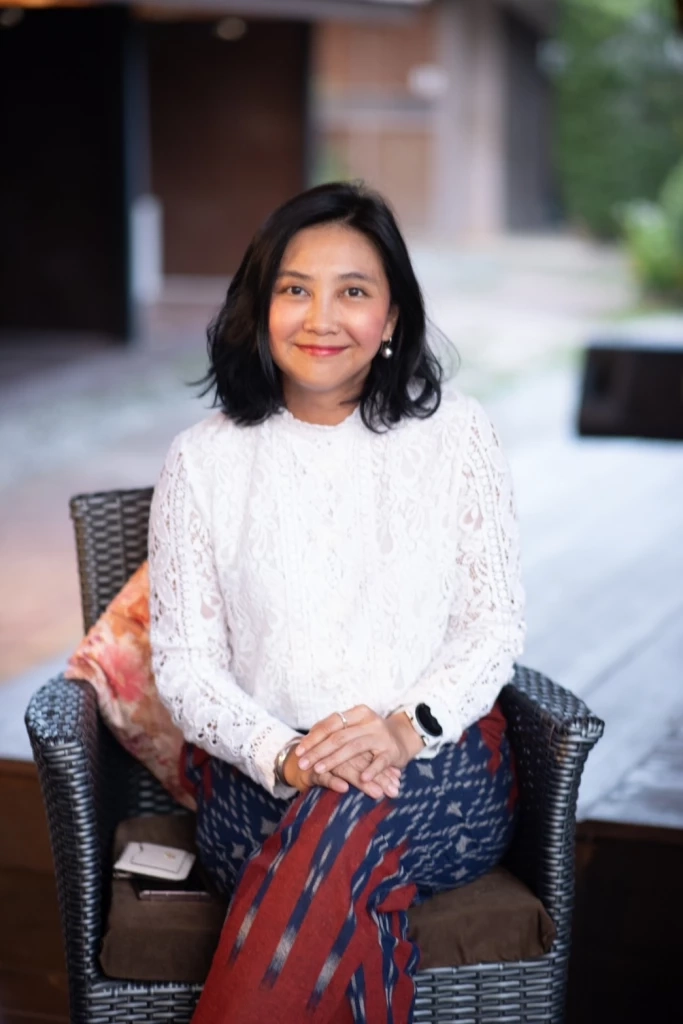 คุณ พัทธ์ธีรา อนันต์โชติพัชร