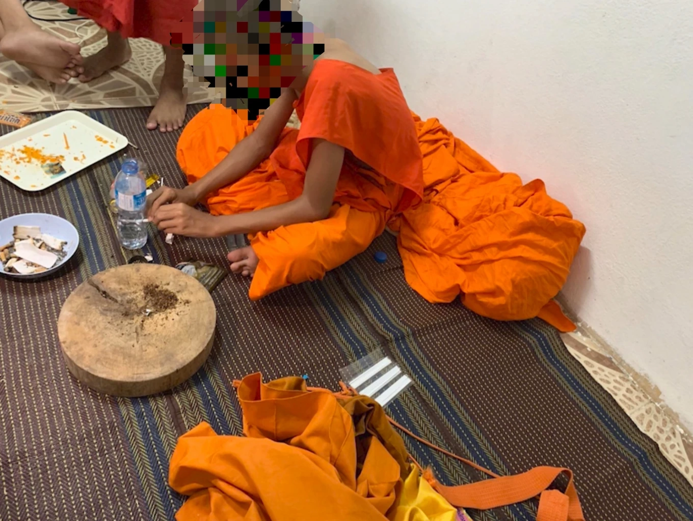 คลิปเณรปาร์ตี้มาม่าซอยกัญชา แจงภาพเก่าโดนแกล้งเป็นยาเส้น