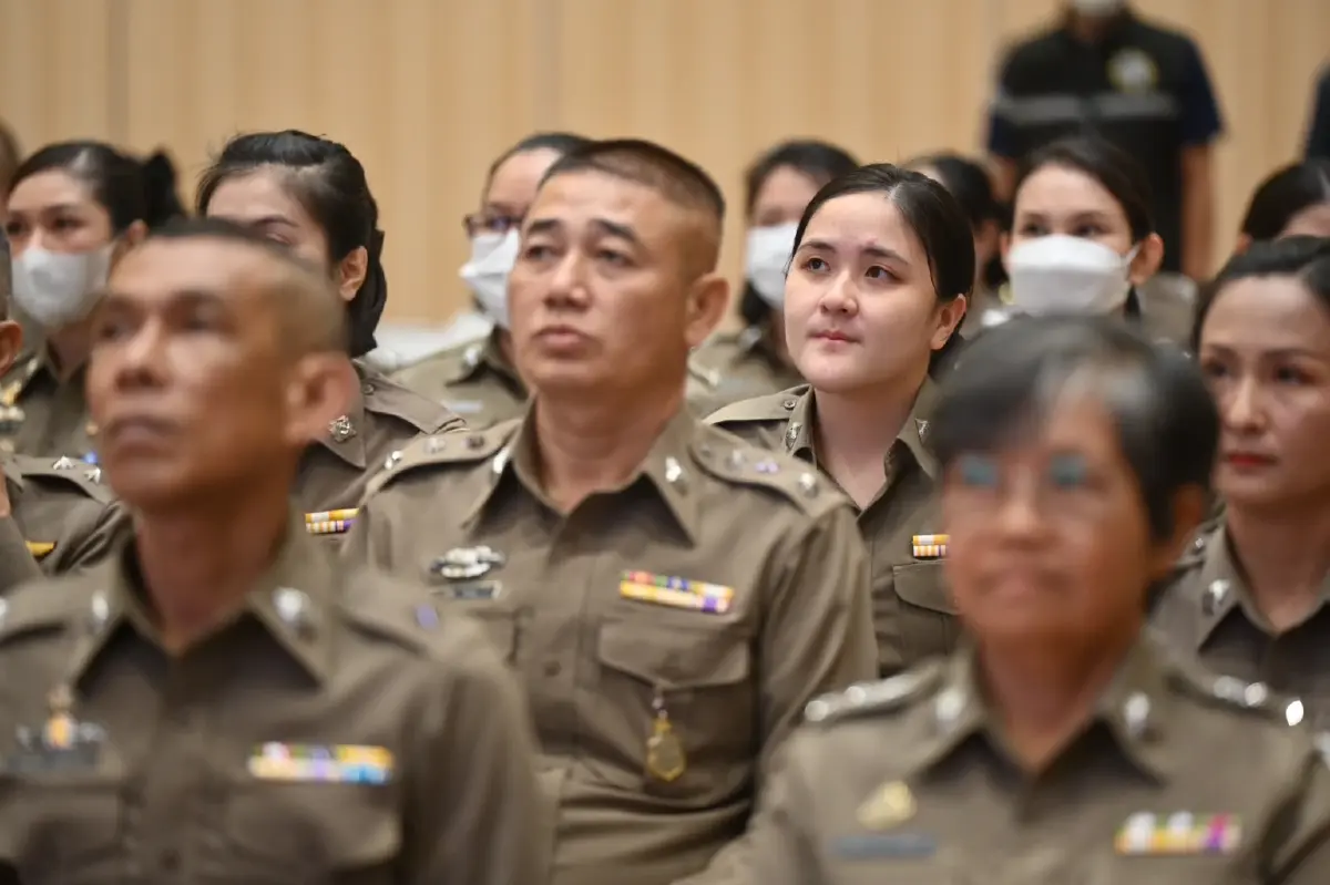 ผบ.ตร.มอบรางวัลให้กับตำรวจที่จัดการหนี้สิน-การเงินดี