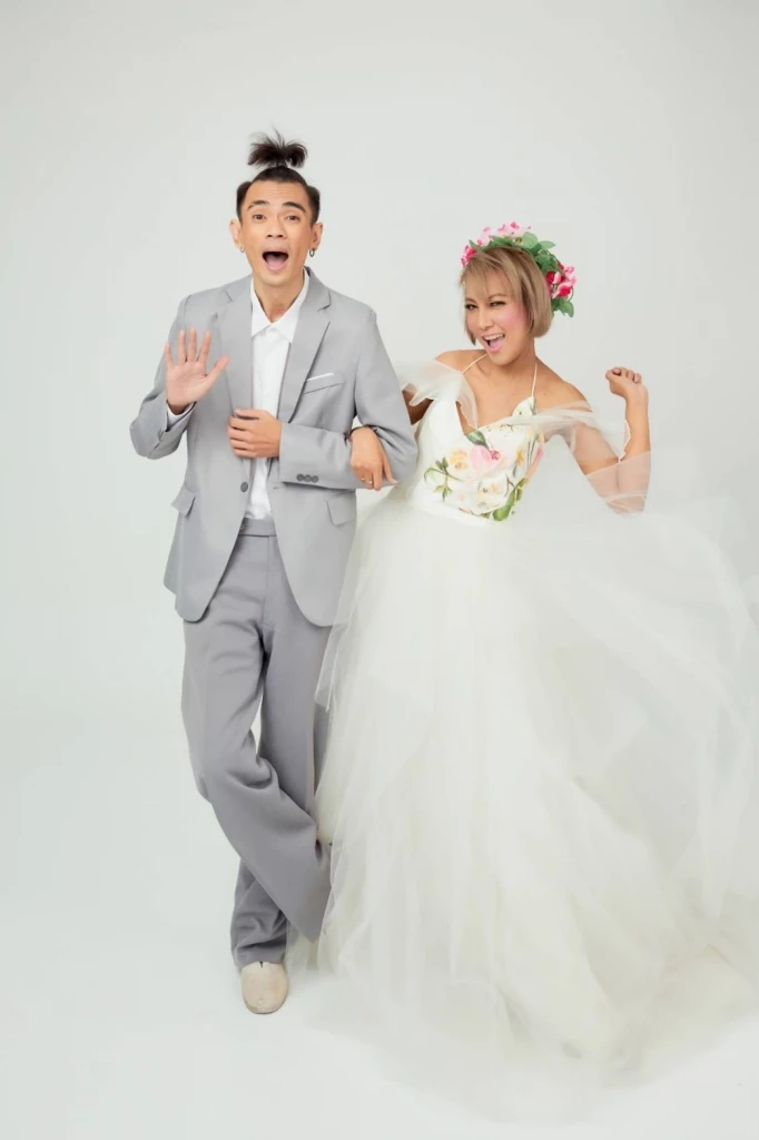 พรีเวดดิ้งแล้ว แจ๊ค เชิญยิ้ม-หญิง อภิสรา นอนตายตาหลับ เน้นตลกไม่เน้นหวาน