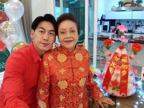 "ดีเจเพชรจ้า" แจ้งข่าวเศร้าสูญเสีย "คุณแม่" คนสำคัญที่สุดในชีวิต
