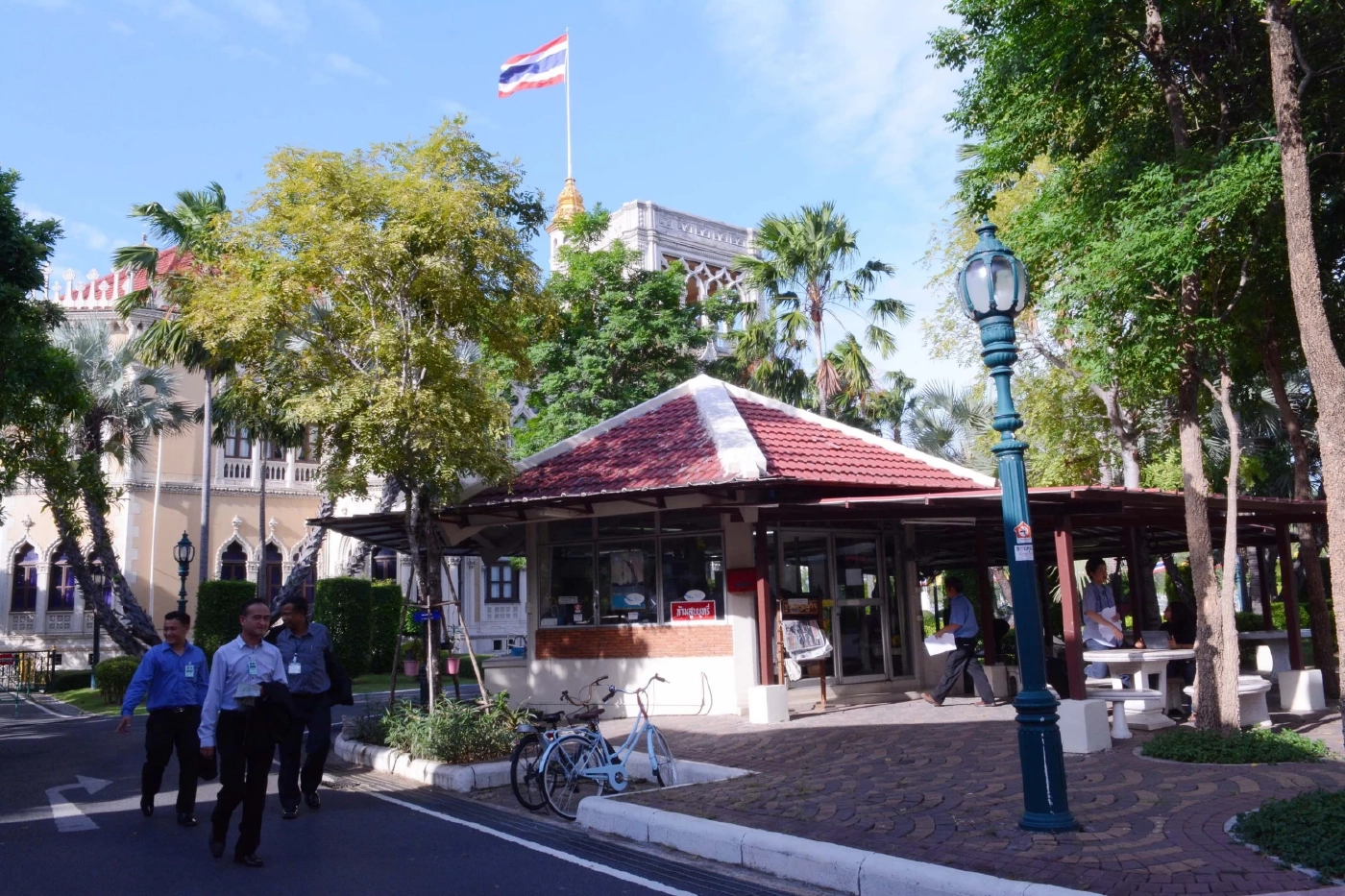 ภาพในอดีตของ บรรยากาศด้านข้าง รังนกกระจอก 1 หรือ “รังเก่า”