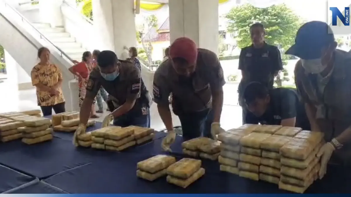 ผู้บัญชาการตำรวจภูธรภาค 7  แถลงจับ 3 ผู้ต้องหา ขนยาบ้า 1,200,000 เม็ด ส่งลงใต้