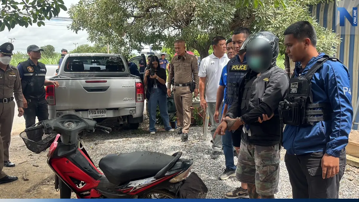 คุมตัวมือปืนบุกห้องนอน ยิงหนุ่มสุพรรณฯ ดับต่อหน้าลูกเมีย ทำแผน