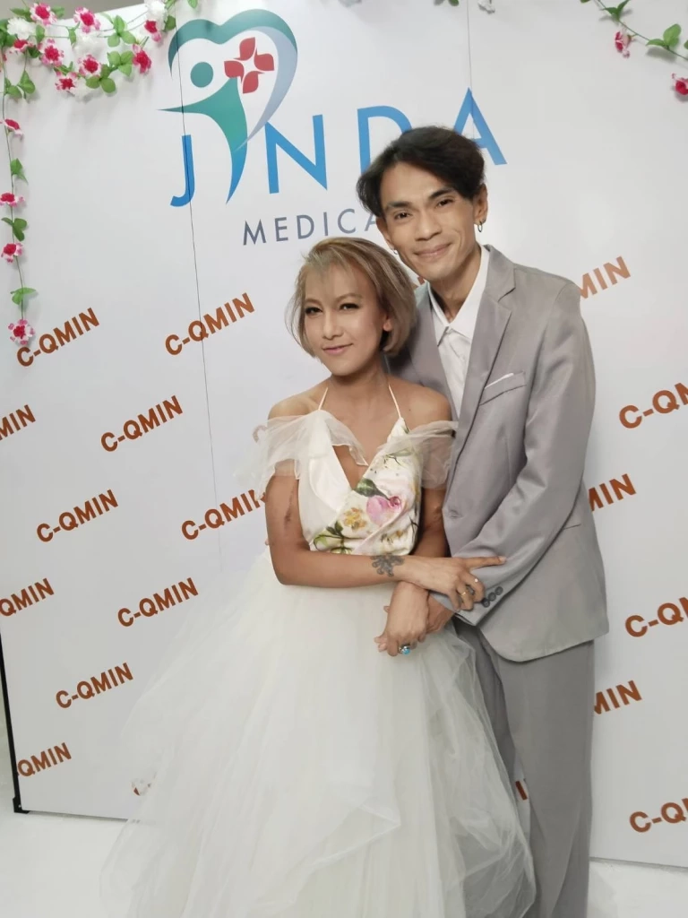 แจ๊ค เชิญยิ้ม ควง หญิง อภิสรา ใส่ชุดแต่งงาน หลังอาการป่วยกำเริบ!! 