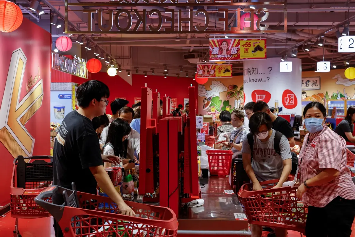 ฮ่องกงรับมือไต้ฝุ่น “เซาลา” ปิดตลาดหุ้น คมนาคมแทบหยุดชะงัก