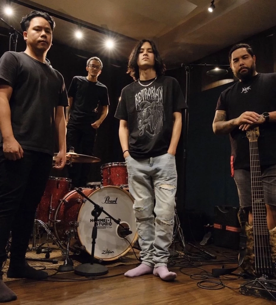 เชื่อในโชคชะตา "เก้า จิรายุ" ไม่คิดไม่ฝันว่าจะได้เป็นนักร้องนำ Retrospect