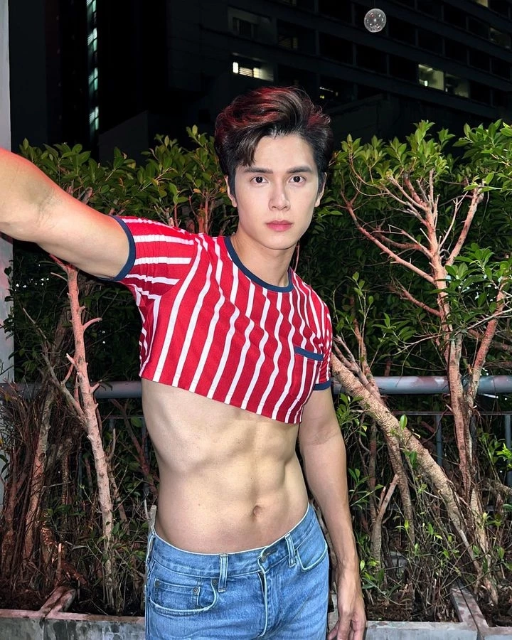 อดีตบอยกรุ๊ป "โยชิ ซีควินท์" เปิดตัวแฟนหนุ่มฝรั่งสุดหวาน เพื่อนๆแซวสนั่น