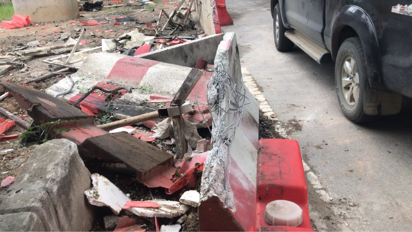 อดีต สจ.ประจวบฯ ขับปาเจโร่ ชนแบริเออร์หงายท้องดับ คาดวูบ