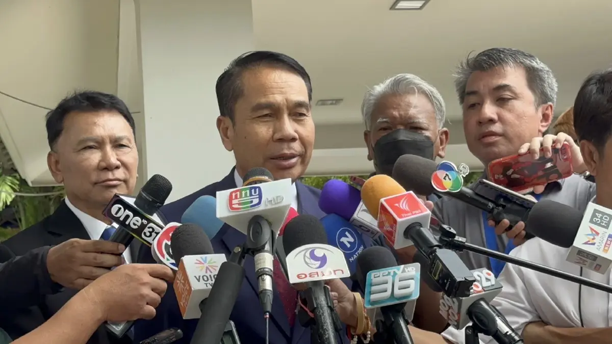 "สุทิน" ย้ำปม "เรือดำน้ำ" มีทางออก-ส่งระดับรัฐบาลเจรจาจีน