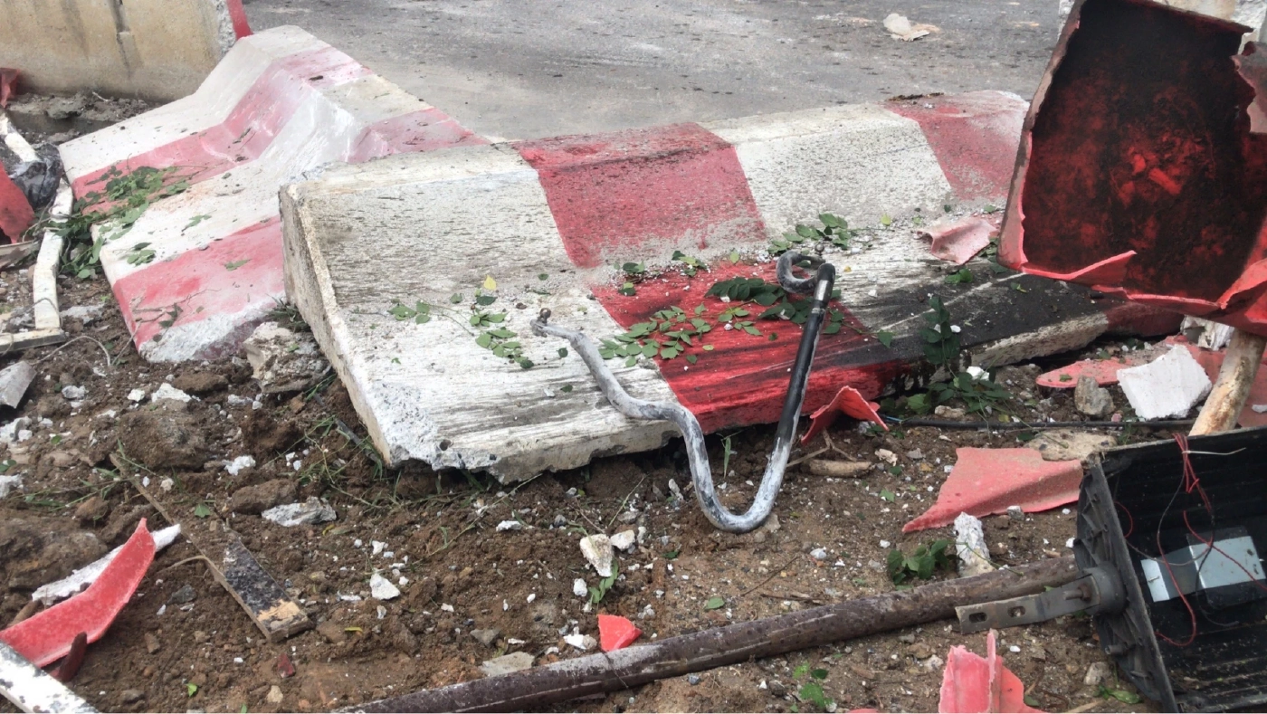 อดีต สจ.ประจวบฯ ขับปาเจโร่ ชนแบริเออร์หงายท้องดับ คาดวูบ