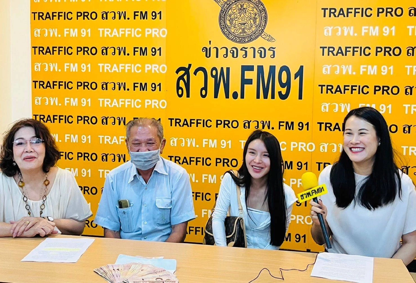 แท็กซี่คนดี เก็บเงินได้ 5 หมื่นกว่าบาท ประสานส่งคืนนักท่องเที่ยวชาวจีน