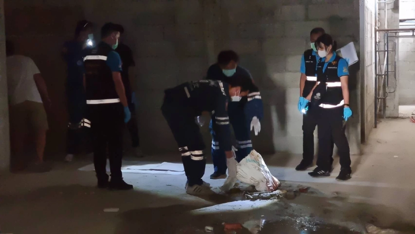 สลดใจ! ร่างทารกยัดกระสอบ โผล่อาคารมวย กกท.