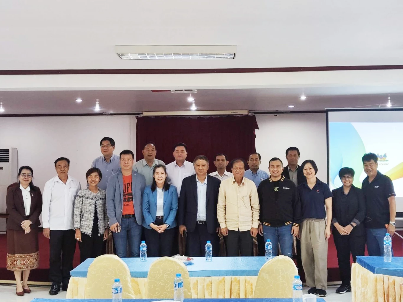 สมาคมผู้ผลิตข่าวออนไลน์ ผนึกกำลังสมาคมนักข่าวลาว จัดประชุมพัฒนาสื่อดิจิทัลลาว