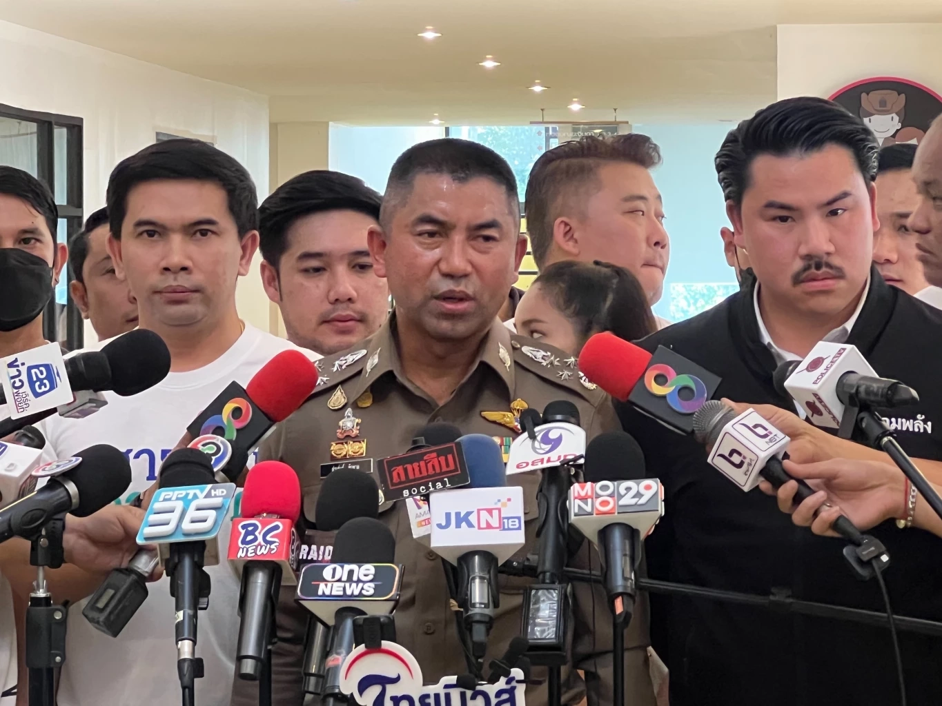 "บิ๊กโจ๊ก" จ่อทลายแก๊งคอลฯ ต้นตอฆ่ายกครัว หลังออกหมายจับ 3 หัวหน้าชาวจีน