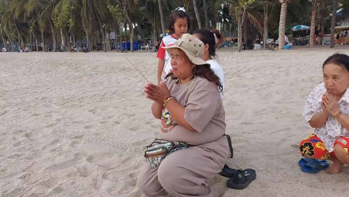 สลด หนุ่มวัย 20 ปี ออกเรือหาปู จมน้ำทะเลดับ