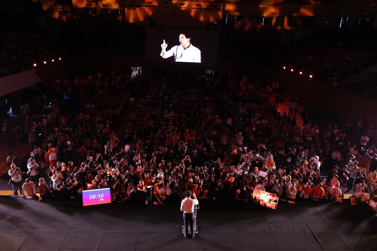 "ก้าวไกล" ลุยแก้112 หลัง "อานนท์" โดนคุก 4 ปี จี้รัฐหยุดเพิกเฉย