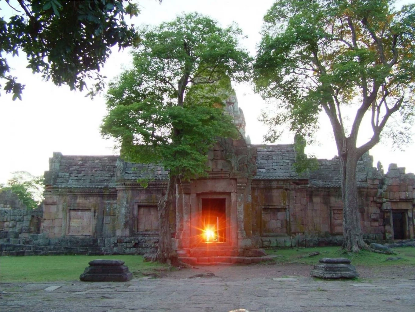 ชวนชมปรากฏการณ์ พระอาทิตย์ขึ้นตรง 15 ช่องประตู "ปราสาทพนมรุ้ง" 8-10 ก.ย. นี้