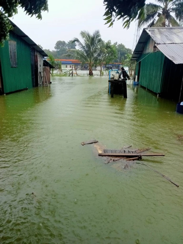 น้ำท่วม "เกาะหลีเป๊ะ" ชาวบ้านหมดหวังหน่วยงานรัฐ วอน "นายกฯ" เร่งช่วยเหลือ