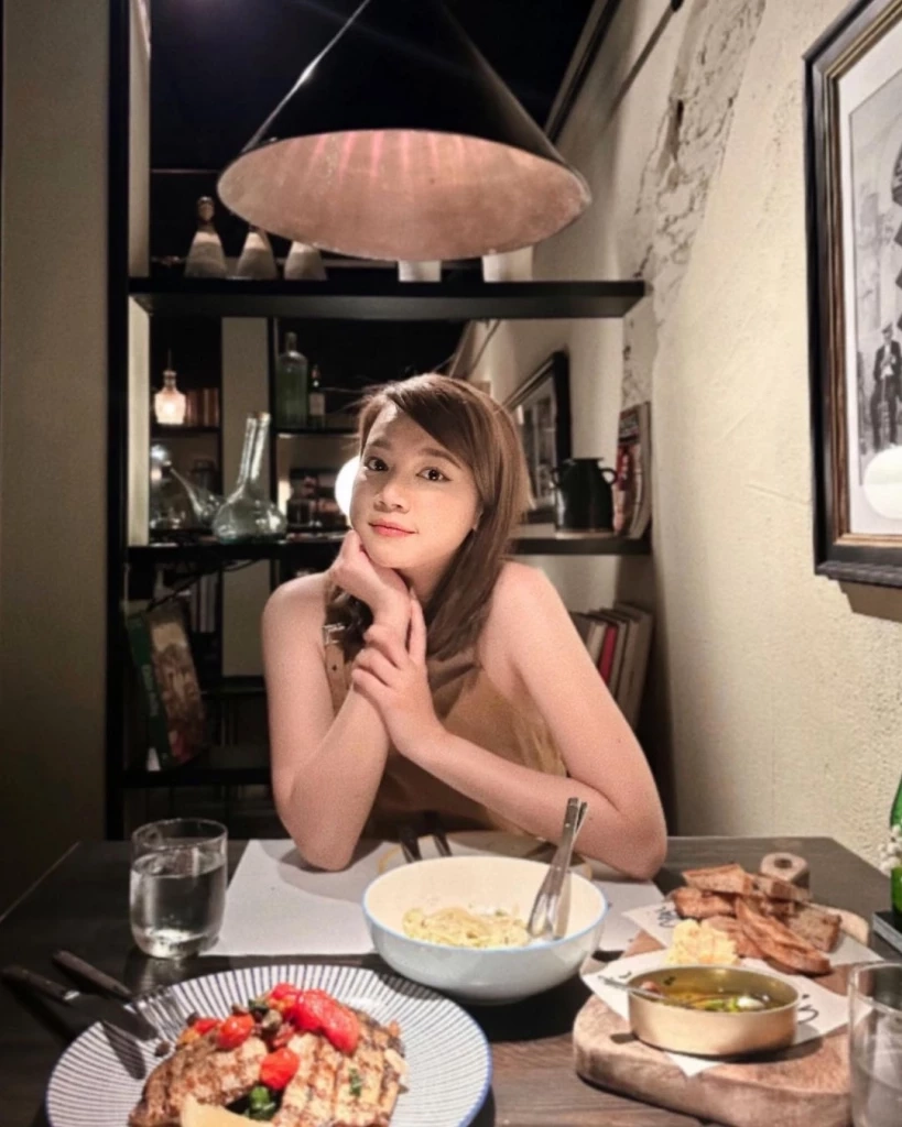 "ต้น อาชว์" เขินหนักเล่าจุดพบรัก "เซน เมจกา" เจอกันได้เพราะแม่สื่อคนนี้