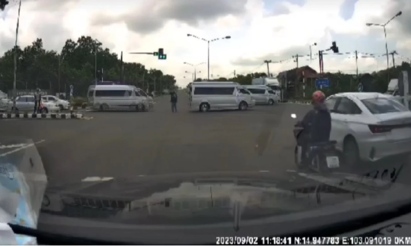 รถตู้สายลมคลับ โอดปิดถนนทัวร์ลง ชี้แจ้งตร.แล้ว น้อมรับผิด ถูกปรับ 2 พัน