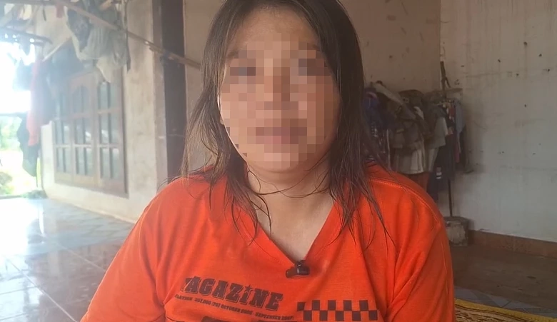 นางวาสนา แก้วชื่น อายุ 29 ปี แม่ของน้องเฟิร์น 