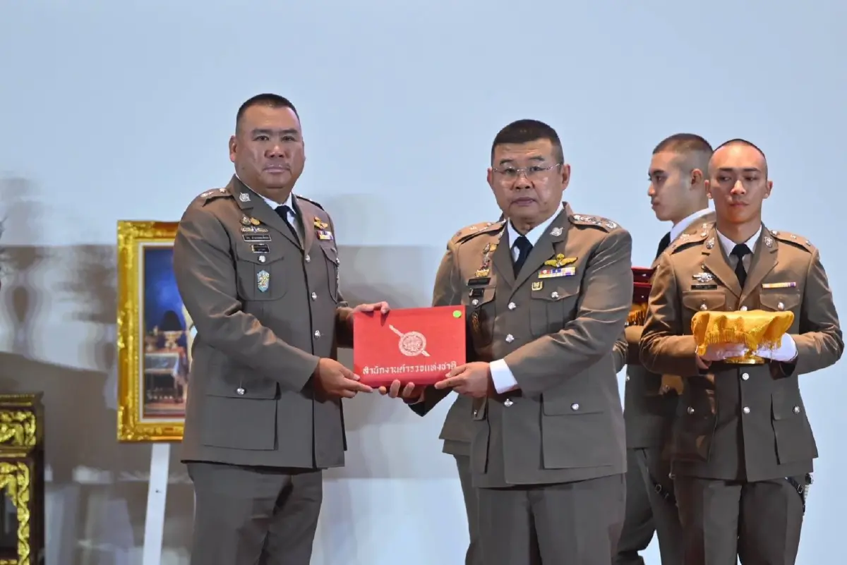 พายุฝนพัดโหม พิธีทรงเกียรติ "ตำรวจเกษียณราชการ" ปีงบ 2566(มีคลิป)