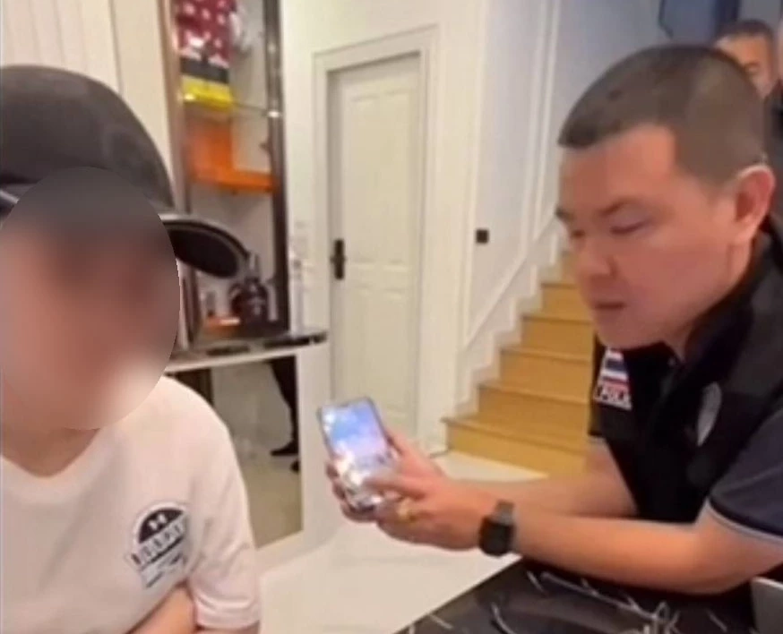 "มินนี่" บินออกนอกประเทศ เผยไปดูแลลูกที่ป่วย