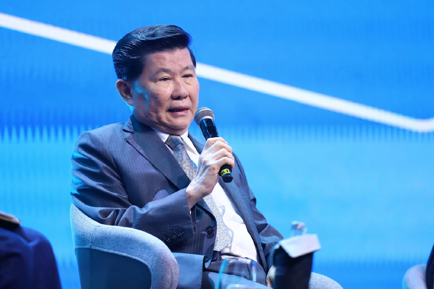 คุณศุภชัย สุทธิพงษ์ชัย ประธานโครงการทุนการศึกษา บริษัท กรุงไทยการไฟฟ้า จำกัด